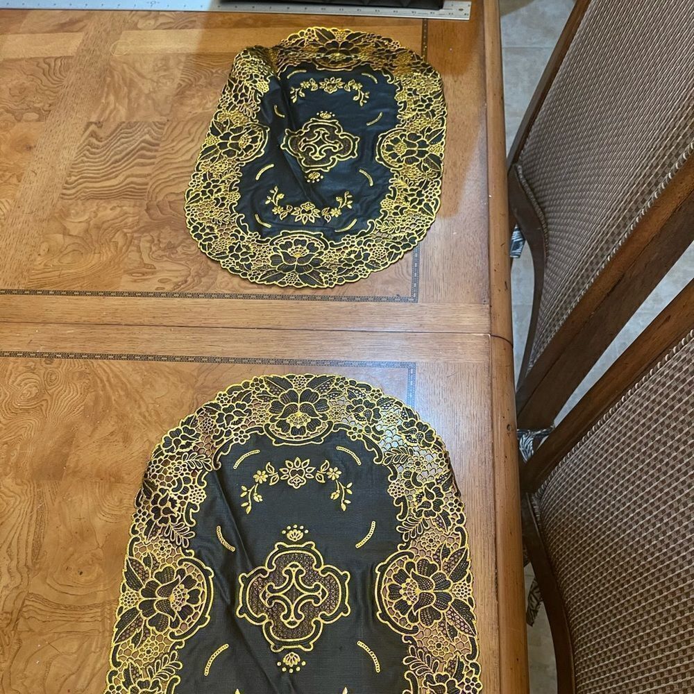 DINING TABLE placemat set!! - Picture 2 of 3